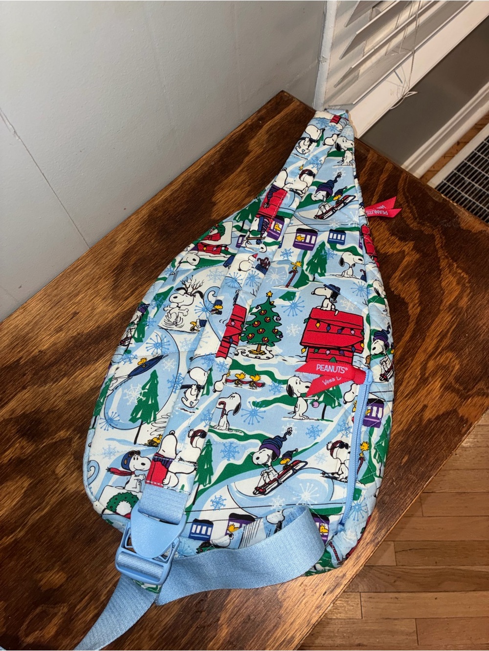 Vera Bradley Peanuts sling backpack Light Blue Snoopy new with tags - Picture 3 of 4